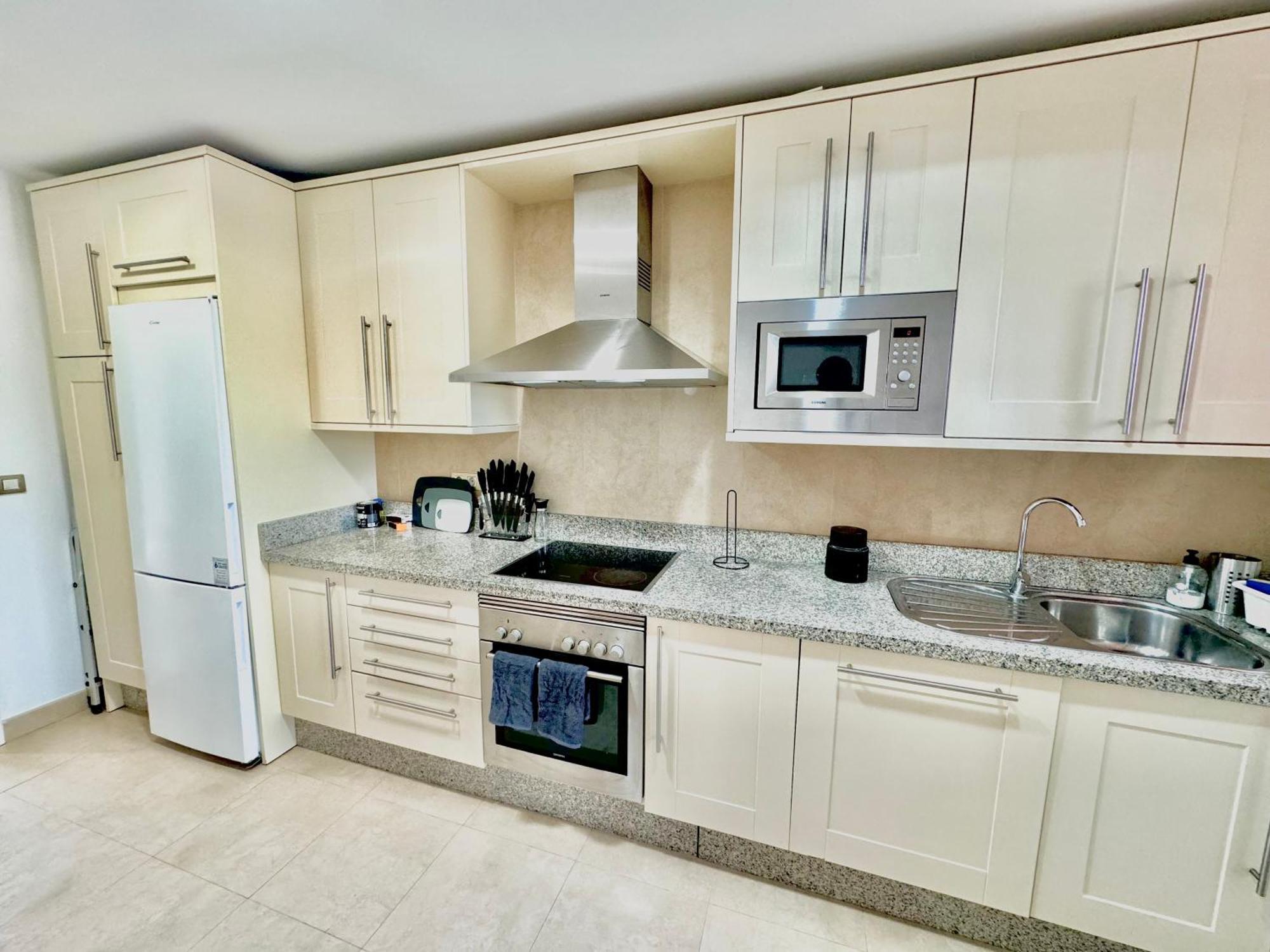 Piso De Lujo Totalmente Equipado A Estrenar Para 6 Estepona Extérieur photo