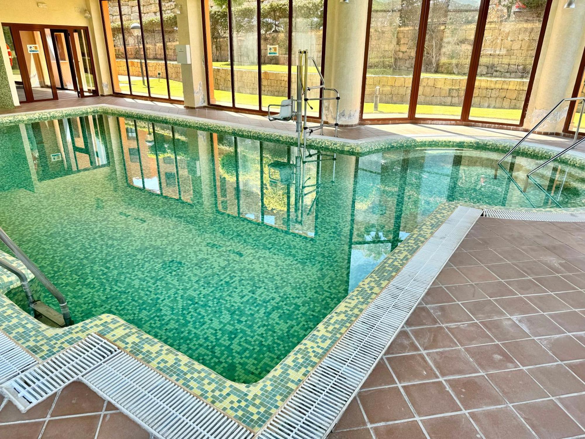 Piso De Lujo Totalmente Equipado A Estrenar Para 6 Estepona Extérieur photo